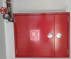 Beydağı Tesisat tarafından uygulanan yangın dolabı ve kat bağlantı su alma ağzı işçiliği